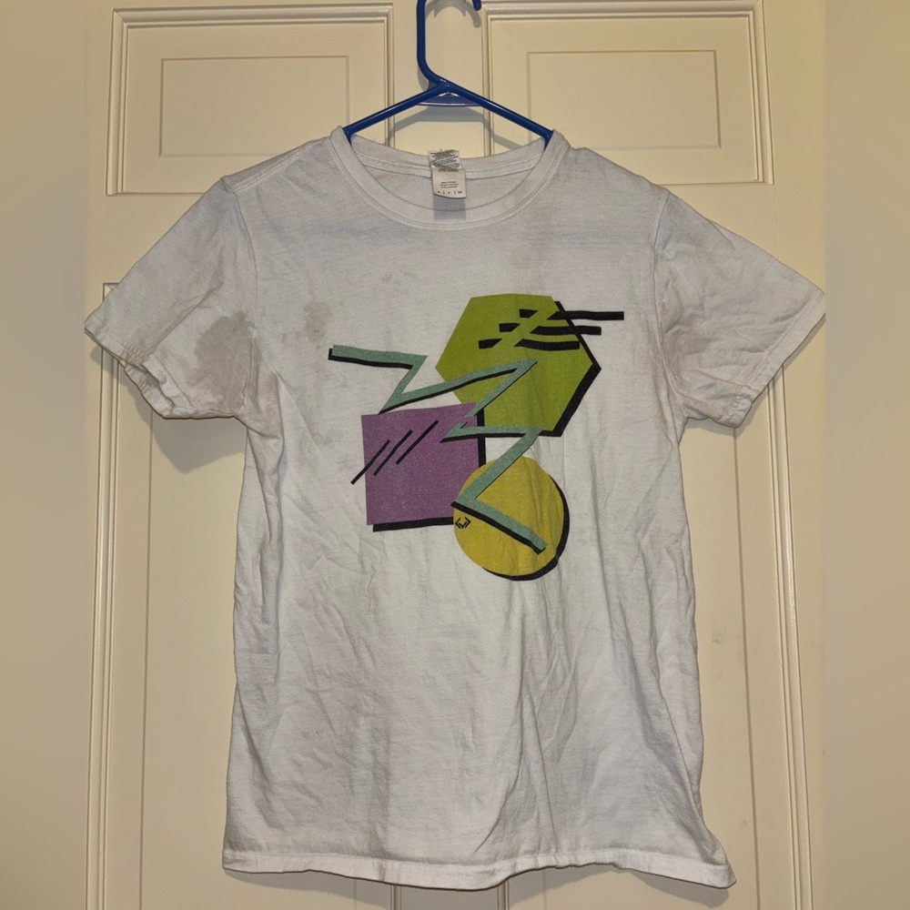 Gildan White TShirt short sleeve 80s geometric art travel play casual summer